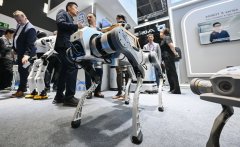 <b>于融合立异的新产物、新业态成长</b> 